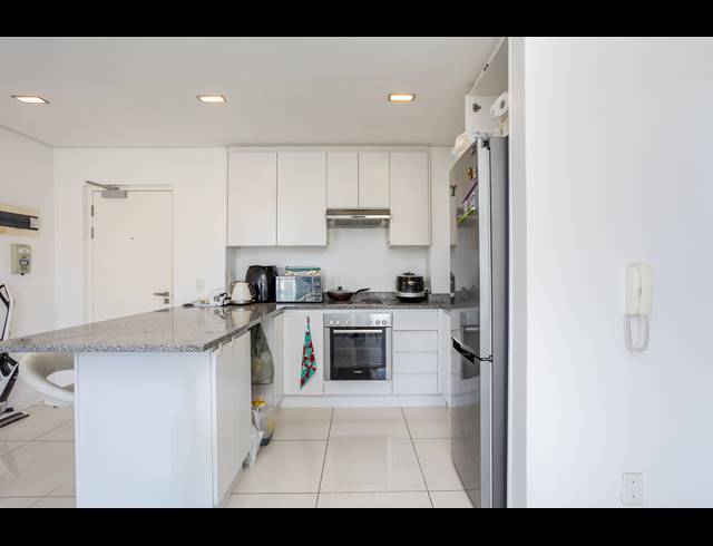 2 BEDROOM APARTMENT RENTED IN CLAREMONT UPPER